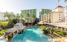 Novotel Cairns Oasis Resort